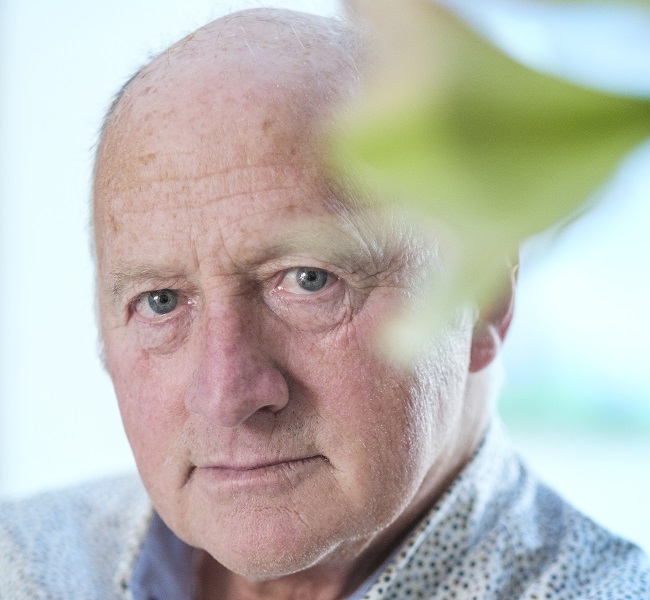 Nederland. Hoogkarspel, 22-01-2024. Foto: Patrick Post / ANP. Portret van Jack Keijzer. Hij schreef een boek, â  Nu ben ik mij kinderen kwijtâ  , over het verlies van zijn 2 kinderen. Ook geeft hij les op het Trinitas college - Johannes Bosco te Heerhugowaard.